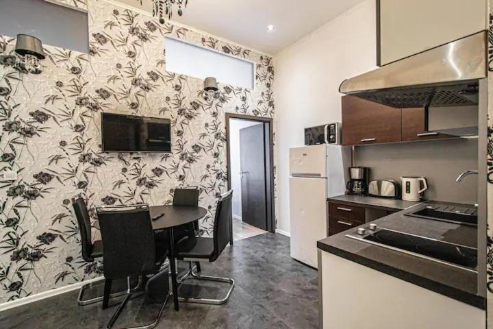 Cozy Homestay At Prague Main Station Zewnętrze zdjęcie