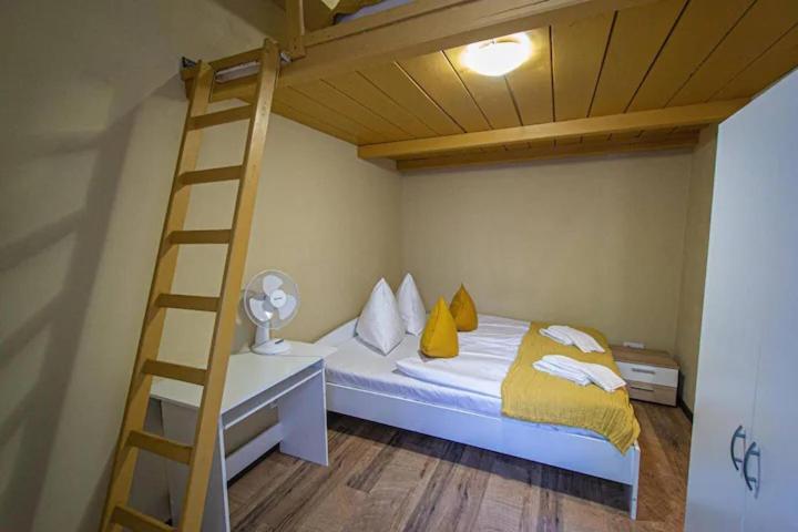 Cozy Homestay At Prague Main Station Zewnętrze zdjęcie