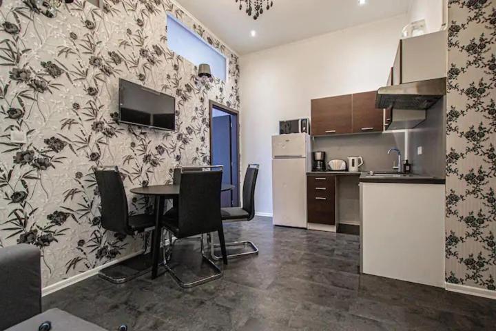 Cozy Homestay At Prague Main Station Zewnętrze zdjęcie
