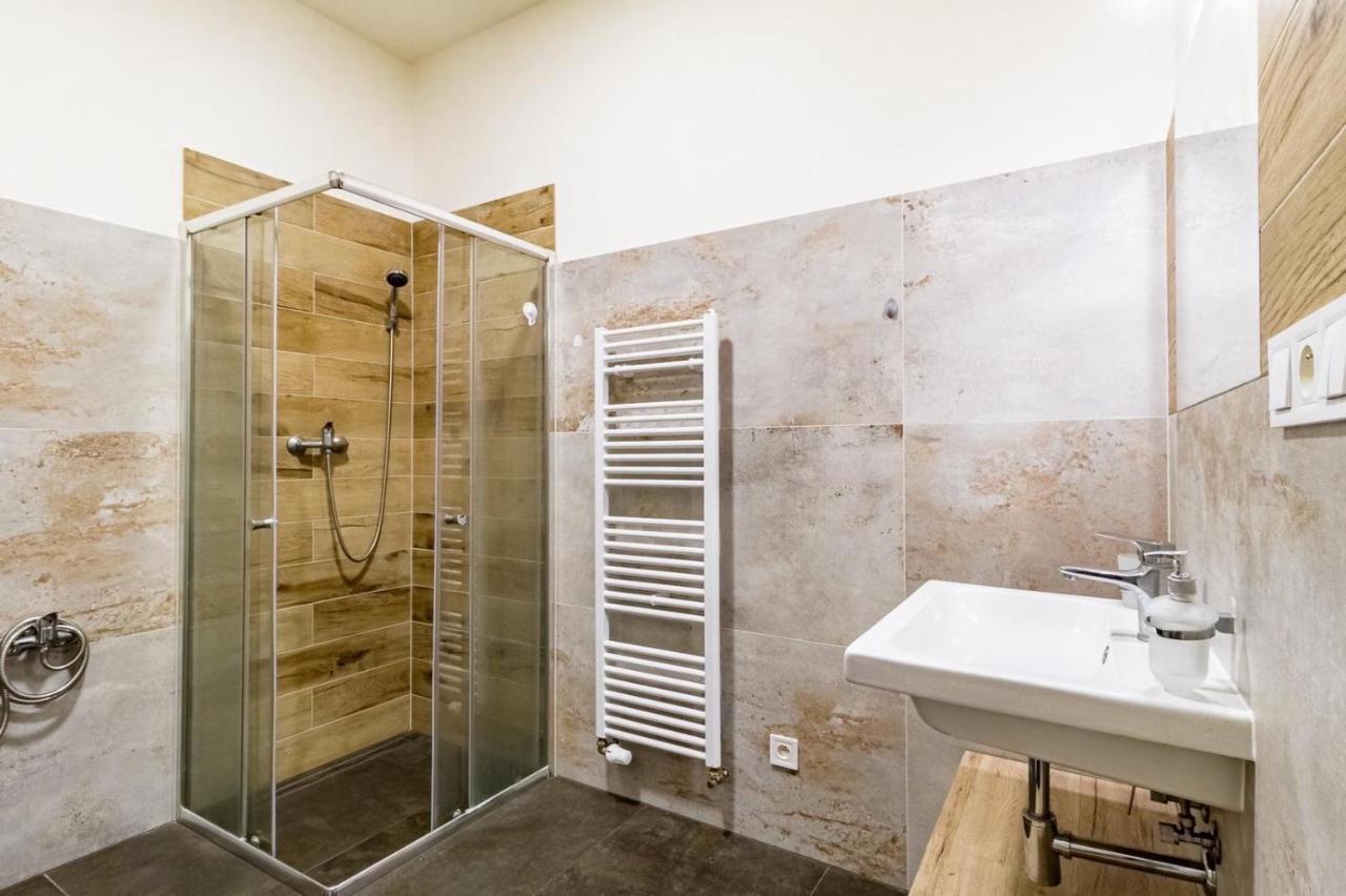 Cozy Homestay At Prague Main Station Zewnętrze zdjęcie