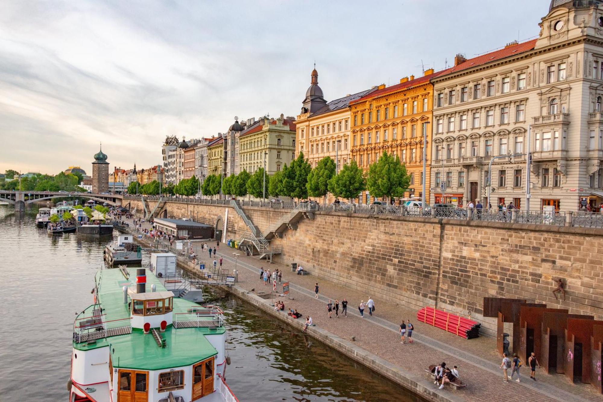 Cozy Homestay At Prague Main Station Zewnętrze zdjęcie